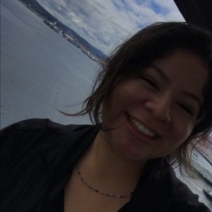 Meet your Posher, Valeria